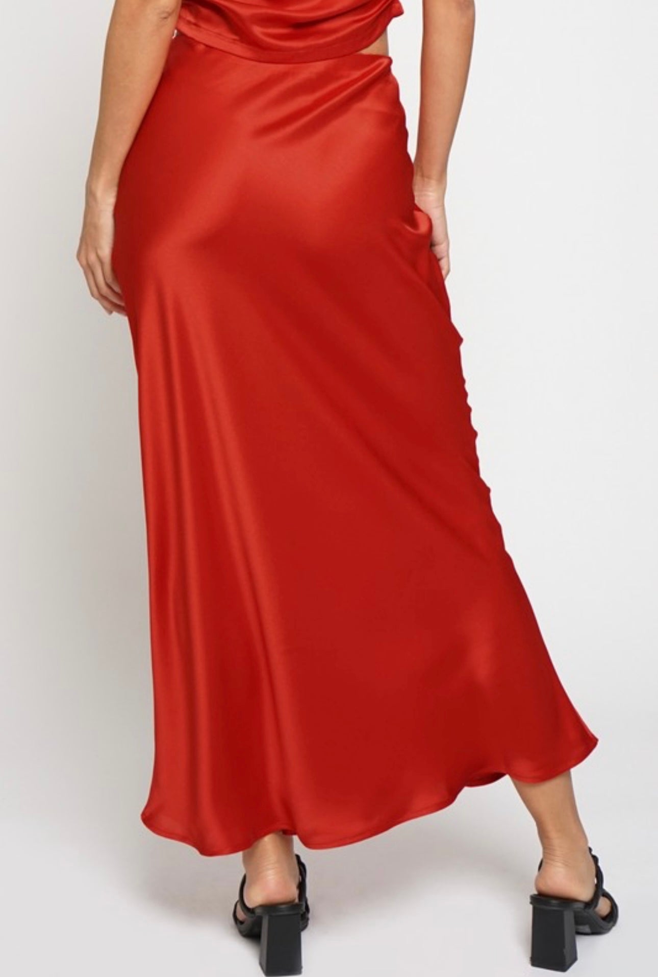 Satin Maxi Skirt Rojo